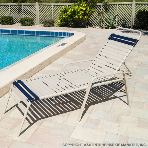 R Flat Arm in Strap Lounge Chair